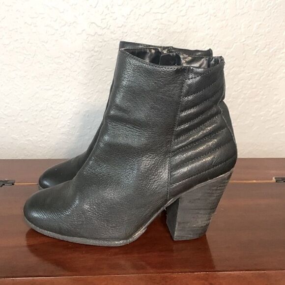 Vince Camuto black ankle booties size 8.5‎ - Picture 2 of 10